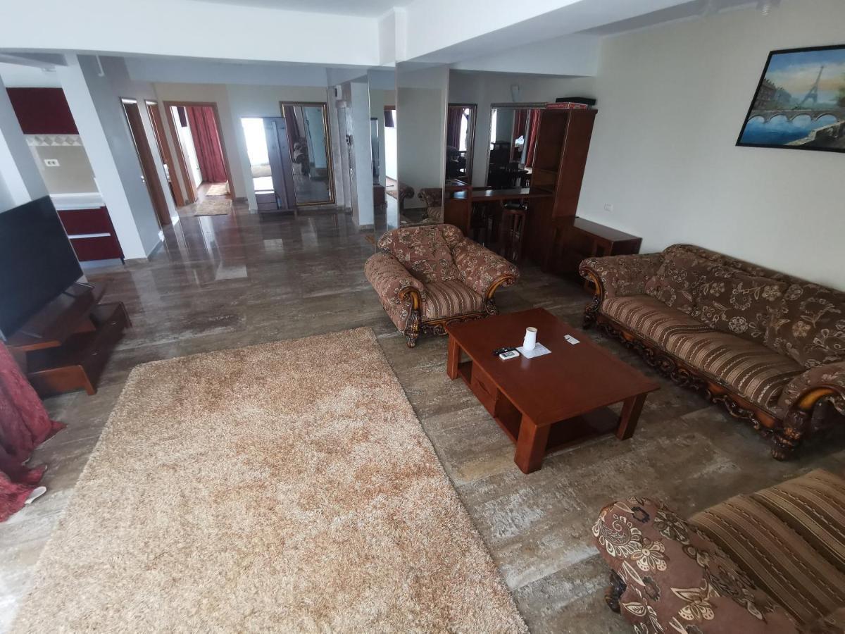 Imperial Penthouse Summerland Apartament